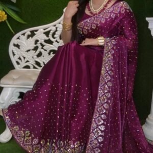 এই শাড়িতে আপনি দারুণ মানানসই