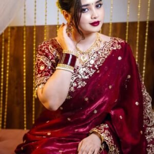 ভাইরাল মেরুন শাড়ী